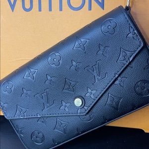 Louis Vuitton Black side purse wallet